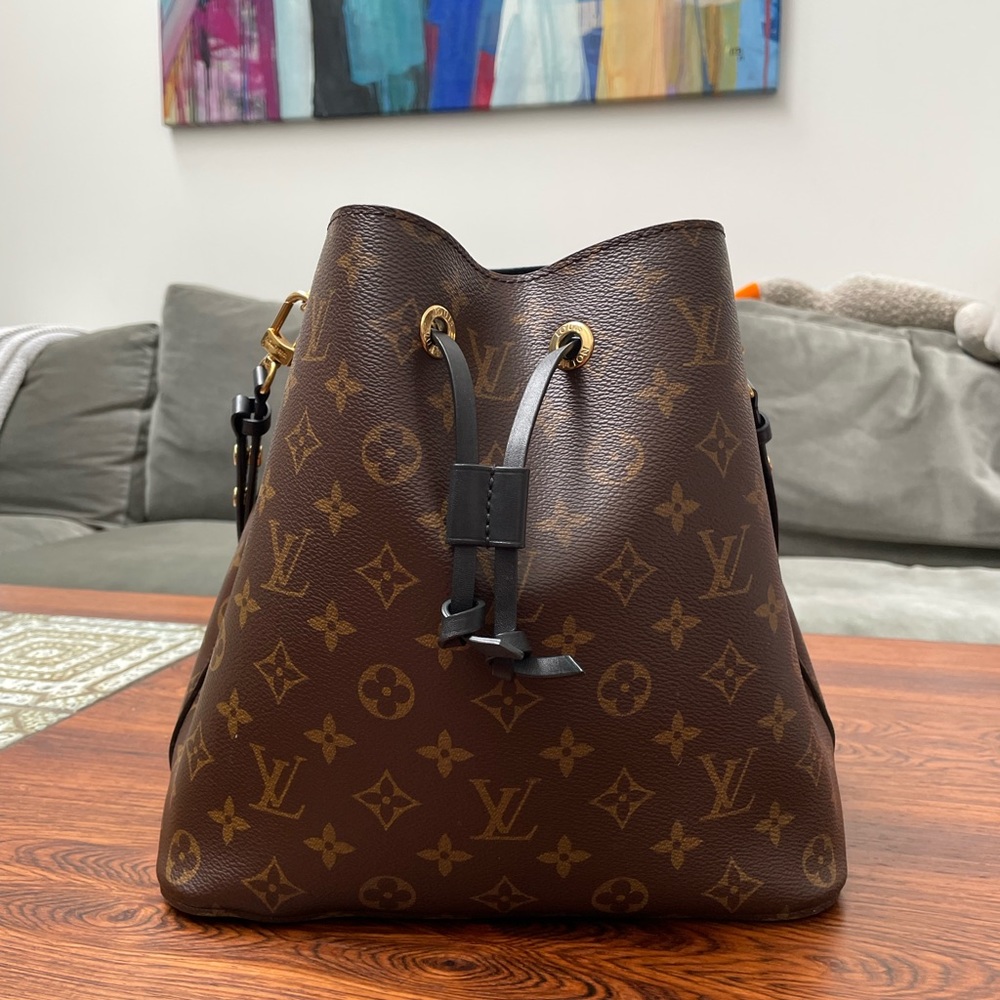 🚫SOLD🚫 Louis Vuitton NÉONOÉ Monogram bucket bag